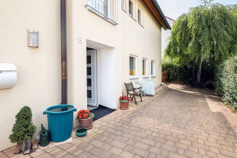 Etagenwohnung mit Garten und 2 Terrassen